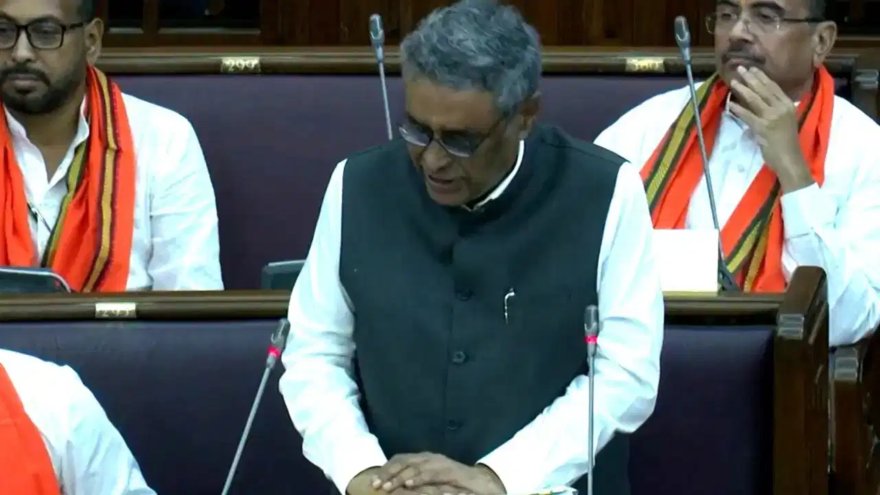 West Bengal Budget 2026-27 : बंगाल में बीजेपी सरकार का पहला बजट पेश, सरकारी कर्मचारियों के DA में 20% की बड़ी बढ़ोतरी
