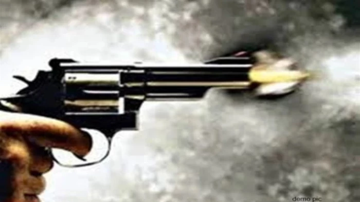MP Crime: Husband shoots wife dead, then kills himself; daughter witnesses the incident.