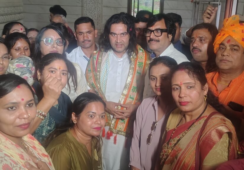 Raipur City News: Devkinandan Thakur Maharaj accorded a grand welcome at Mana Airport; State government grants him 'State Guest' status.