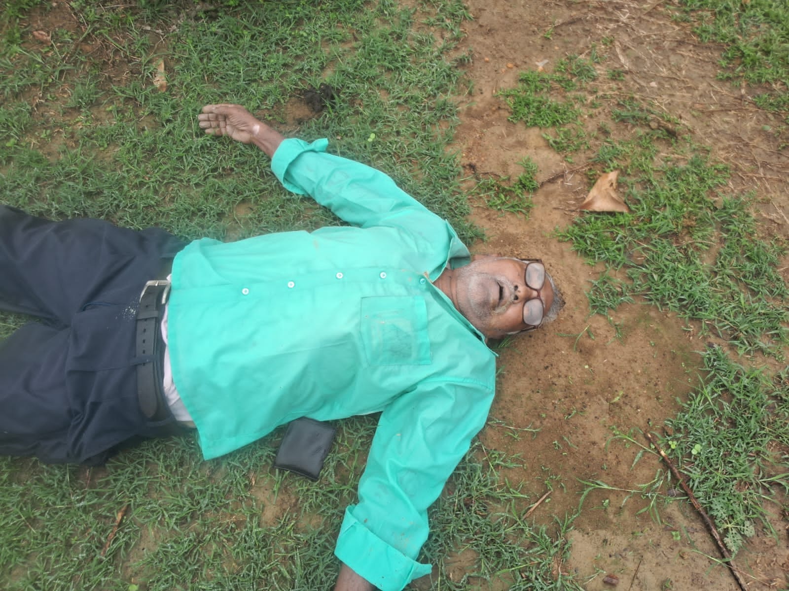 CG Crime : सड़क किनारे संदिग्ध हालात में मिला SECL के रिटायर्ड कर्मचारी का शव, हत्या की आशंका से मचा हड़कंप CG Crime : सड़क किनारे संदिग्ध हालात में मिला SECL के रिटायर्ड कर्मचारी का शव, हत्या की आशंका से मचा हड़कंप