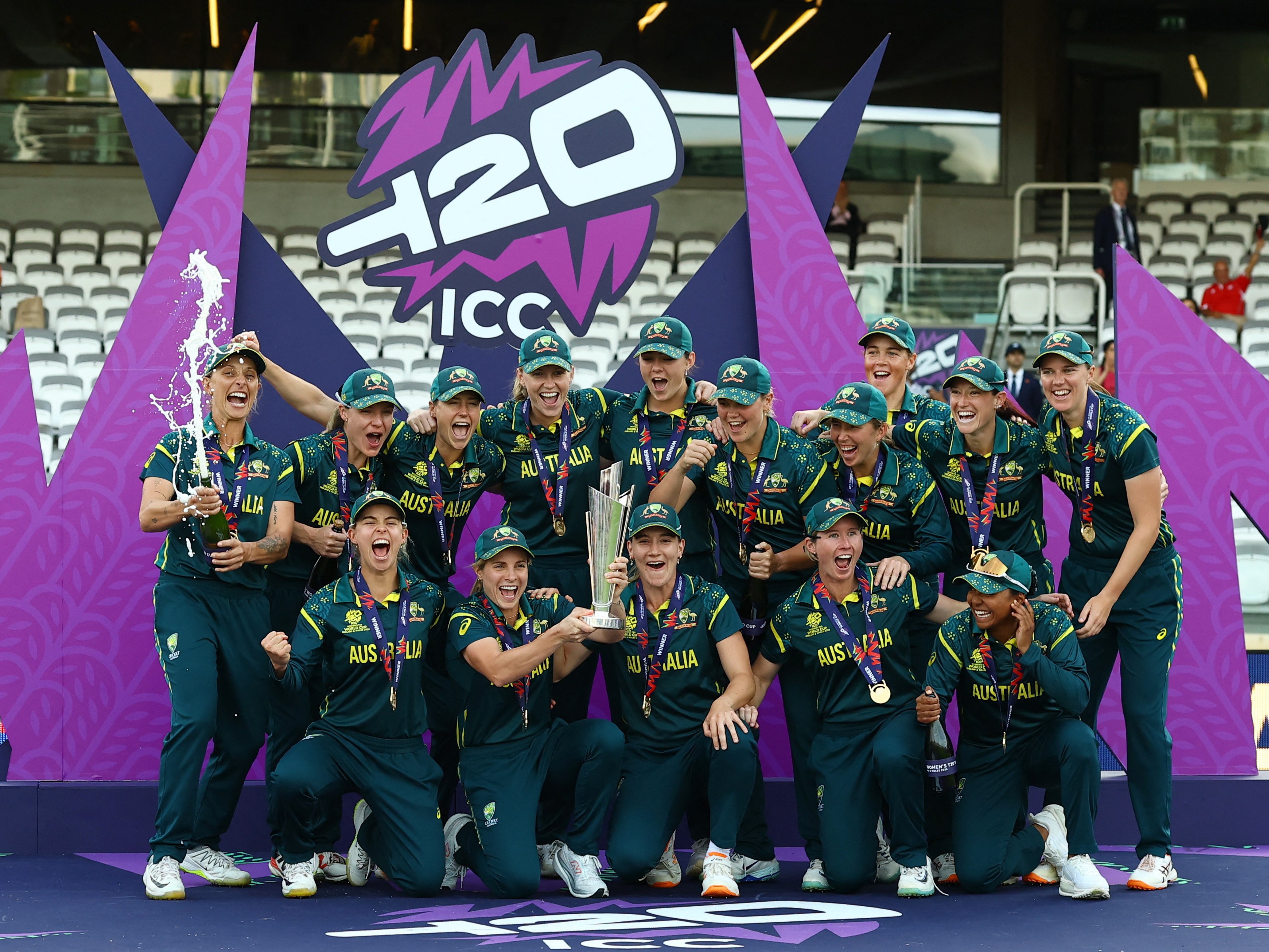 Australia T20 WC 2026 Champion : ऑस्ट्रेलिया ने 7वीं बार जीता महिला T20 वर्ल्ड कप का खिताब, फाइनल में इंग्लैंड को 7 विकेट से हराया
