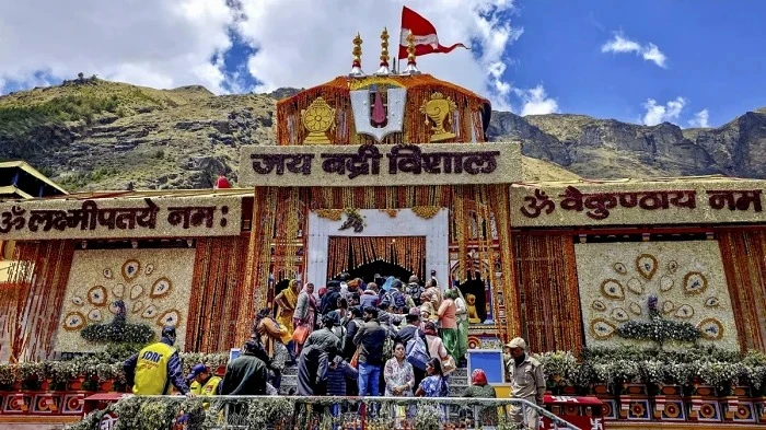 UK : बद्रीनाथ धाम में चढ़ावे की कथित हेराफेरी के आरोप, मंदिर समिति ने दिए जांच के आदेश