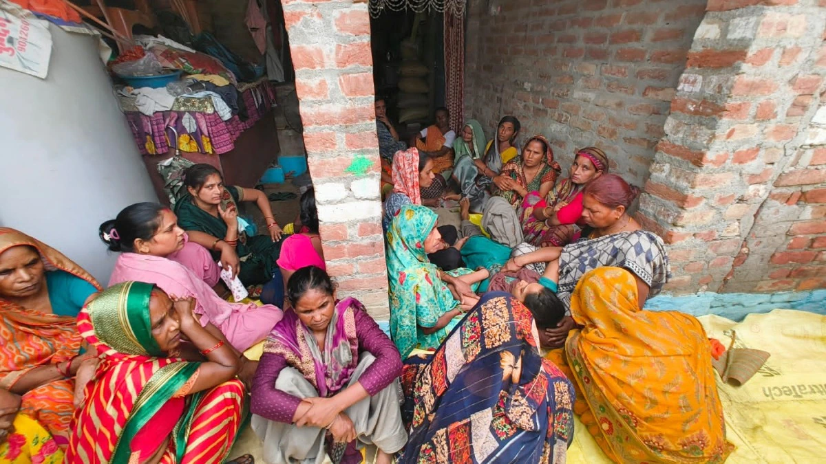 UP News : छज्जा गिरने से दादी और मासूम नातिन की दबकर मौत UP News : छज्जा गिरने से दादी और मासूम नातिन की दबकर मौत