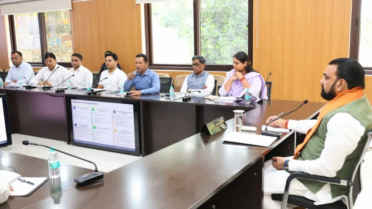 Bihar Cabinet : सम्राट कैबिनेट के बड़े फैसले : पटना से बेगूसराय समेत 4 शहरों के बीच रैपिड ट्रेन, एम्स का विस्तार; केंद्रीय विद्यालयों के लिए जमीन मंजूर