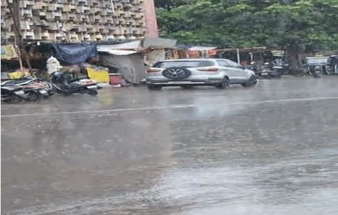 CG Weather Update: छत्तीसगढ़ में अगले 4 दिन भारी बारिश का अलर्ट, जानें रायपुर के मौसम का हाल