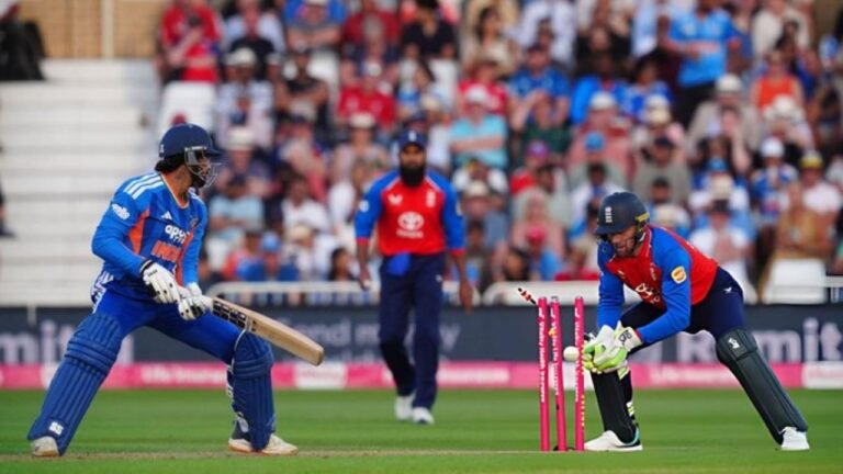 IND vs ENG 3rd T20: इंग्लैंड के सामने ढही टीम इंडिया, 76 रन पर ऑलआउट; मेजबान ने 125 रन से जीतकर सीरीज में बनाई 2-0 की लीड