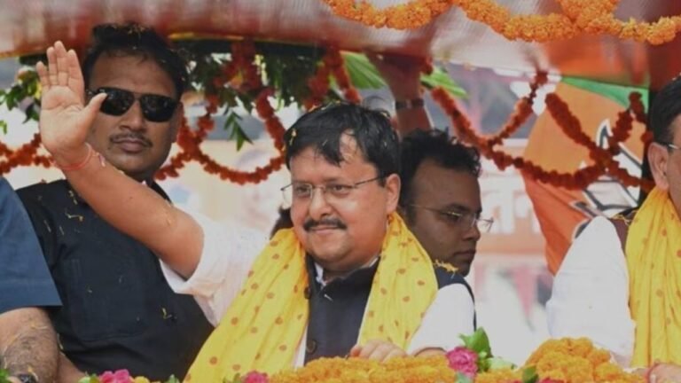 UP News : नितिन नवीन ने हनुमान मंदिर में किए दर्शन-पूजन, एयरपोर्ट से प्रदेश मुख्यालय तक निकला रोड शो, पदाधिकारियों के साथ की अहम बैठक