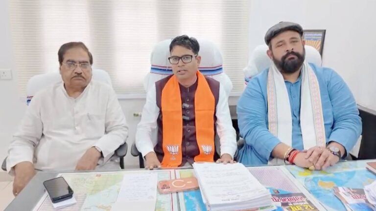 CG News : BJP सहयोग केंद्र में वित्त मंत्री ओपी चौधरी ने जनता की समस्याएं सुनी, 100 से ज्यादा आवेदनों का किया निराकरण, त्वरित कार्रवाई के दिए निर्देश