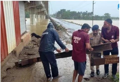 Raipur City News: बारिश से रायपुर-दुर्ग मार्ग प्रभावित, चंदनीडीह नाला उफान पर, ट्रैफिक पुलिस ने जारी किया अलर्ट, इन मार्गों पर डायवर्सन लागू