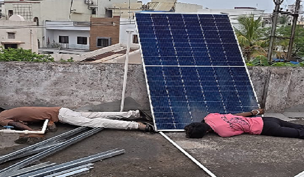 Raipur City News: Major accident during solar panel installation; two technicians die after coming into contact with a high-tension line.