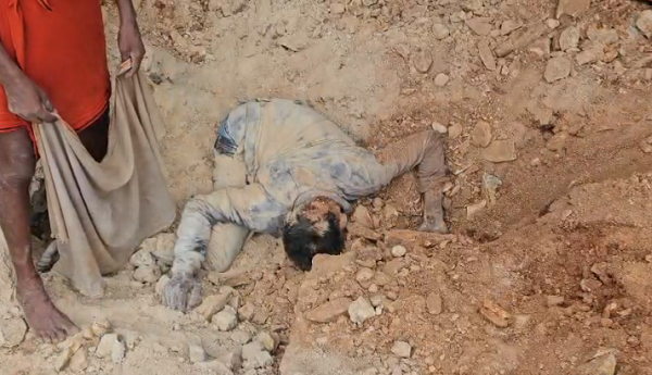 CG Breaking: Rock collapses while removing a boulder; two laborers crushed to death.