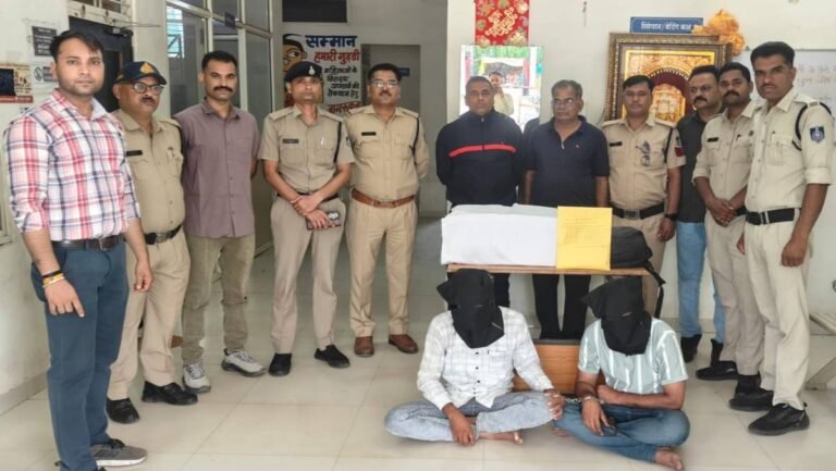 MP News: YouTube became a 'school' for counterfeit notes; fake currency racket operated from an agricultural service center; 2 arrested.