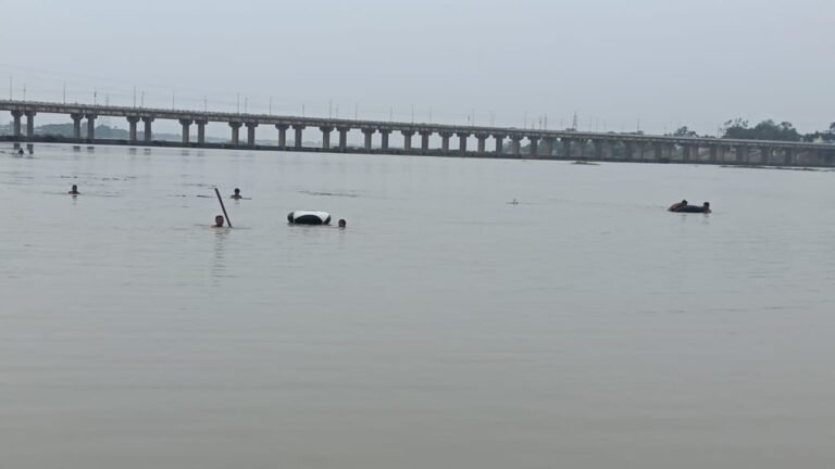 CG News: Young man swept away in Mahanadi River before his wife's eyes; cries for help mistaken for a joke; rescue operation underway.