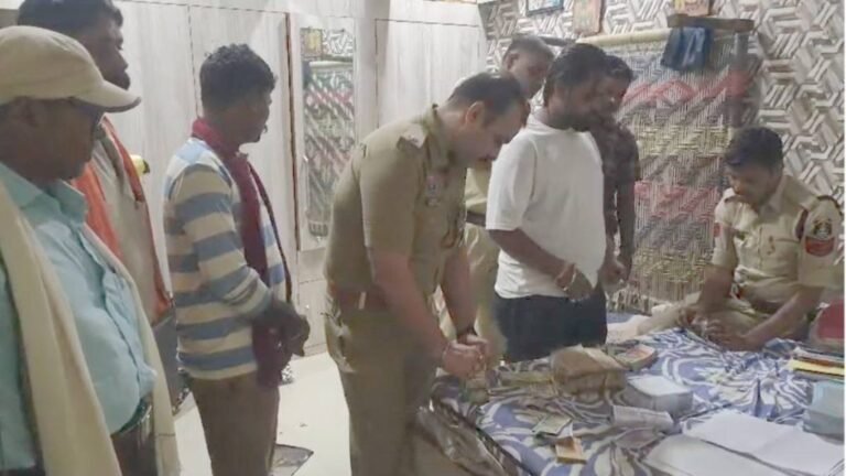 CG News: Major revelation in the paddy scam investigation; raids conducted at the premises of a procurement center in-charge, resulting in the seizure of ₹16 lakh in cash and various documents.