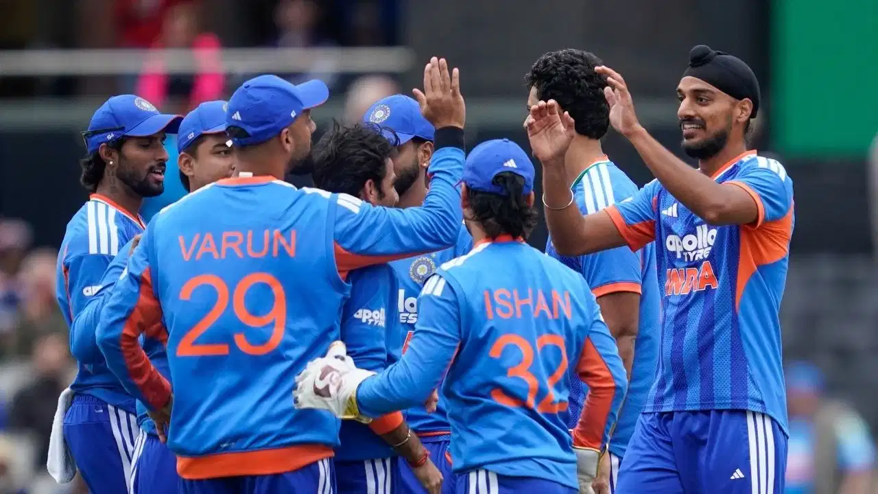 Team India : भारतीय टीम में बड़ा बदलाव, हर्षित राणा-वरुण चक्रवर्ती की जगह इन खिलाड़ियों को मिली एंट्री