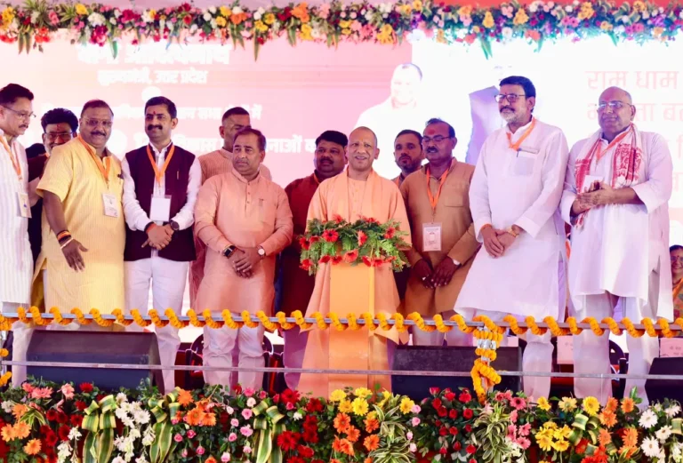UP News : चित्रकूट को बड़ी सौगात : जल्द शुरू होगी लखनऊ-दिल्ली हवाई सेवा, 951 करोड़ की 124 विकास परियोजनाओं का किया लोकार्पण